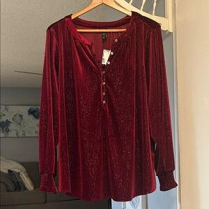 Intro. Cabernet Velvet Metallic Women’s Quarter Button Long Sleeve Top Size XL